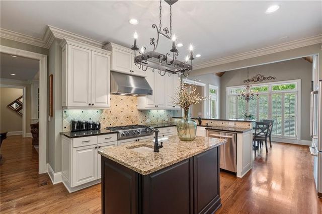 2429 Kirk NW Lane, Kennesaw, GA 30152