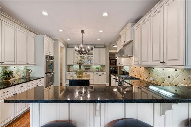 2429 Kirk NW Lane, Kennesaw, GA 30152