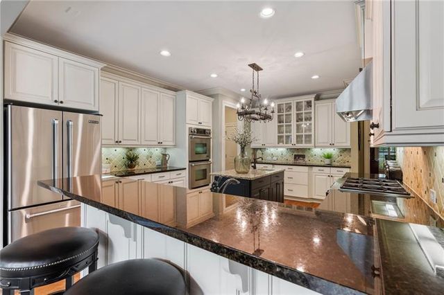 2429 Kirk NW Lane, Kennesaw, GA 30152