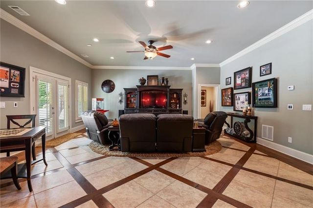 2429 Kirk NW Lane, Kennesaw, GA 30152