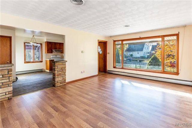 2494 Forest Avenue, Niagara Falls, NY 14301