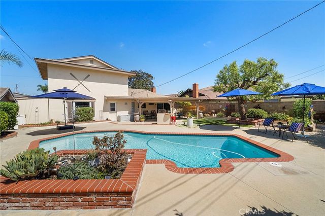 9690 Dove Circle, Fountain Valley, CA 92708