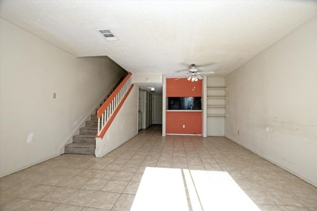 2018 W Rundberg LN 18C, Austin, TX 78758