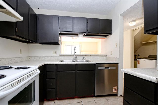 2018 W Rundberg LN 18C, Austin, TX 78758