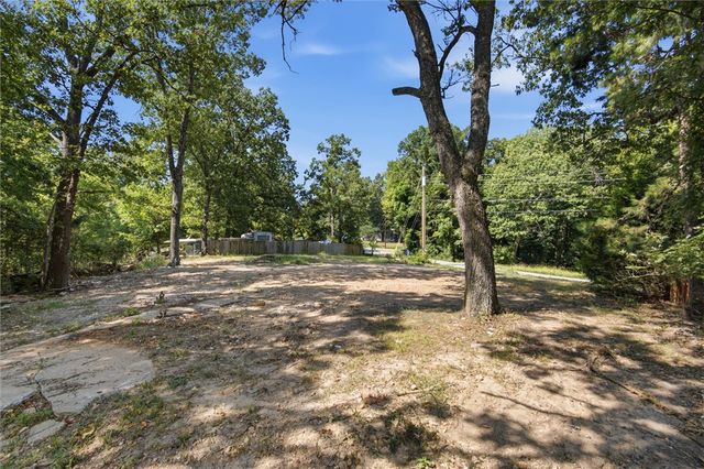 12 Pine Street, Bella Vista, AR 72714