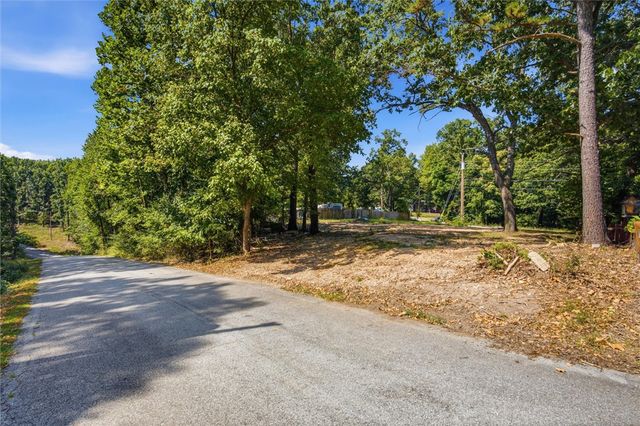 12 Pine Street, Bella Vista, AR 72714