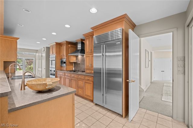 17571 Merry Oaks Trail, Chagrin Falls, OH 44023
