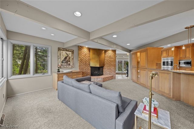 17571 Merry Oaks Trail, Chagrin Falls, OH 44023
