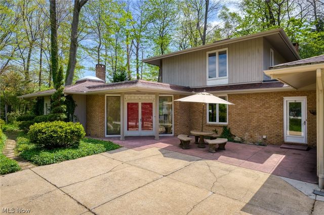 17571 Merry Oaks Trail, Chagrin Falls, OH 44023