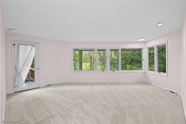 17571 Merry Oaks Trail, Chagrin Falls, OH 44023