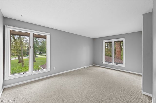 17571 Merry Oaks Trail, Chagrin Falls, OH 44023