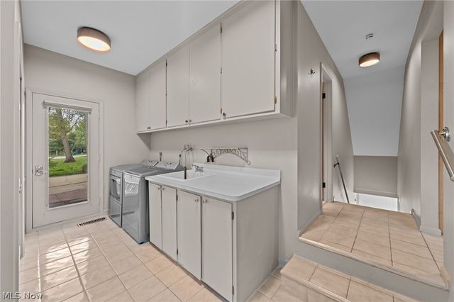17571 Merry Oaks Trail, Chagrin Falls, OH 44023
