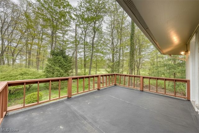 17571 Merry Oaks Trail, Chagrin Falls, OH 44023