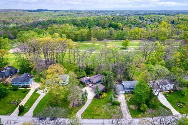 17571 Merry Oaks Trail, Chagrin Falls, OH 44023