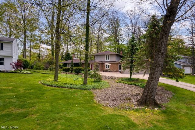 17571 Merry Oaks Trail, Chagrin Falls, OH 44023