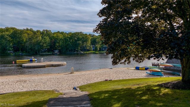 17571 Merry Oaks Trail, Chagrin Falls, OH 44023