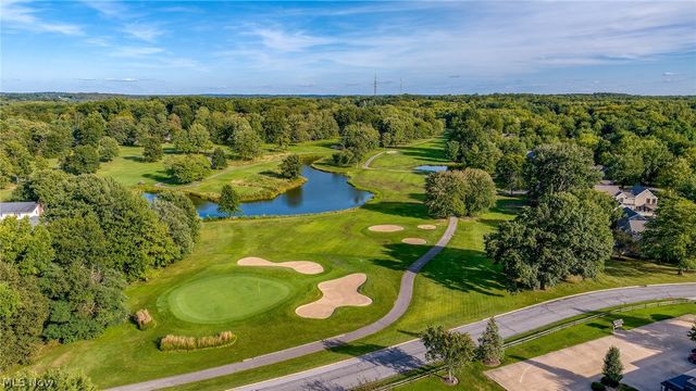 17571 Merry Oaks Trail, Chagrin Falls, OH 44023
