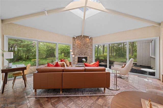 17571 Merry Oaks Trail, Chagrin Falls, OH 44023