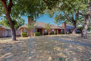 1912 N Irving Heights Drive, Irving, TX 75061