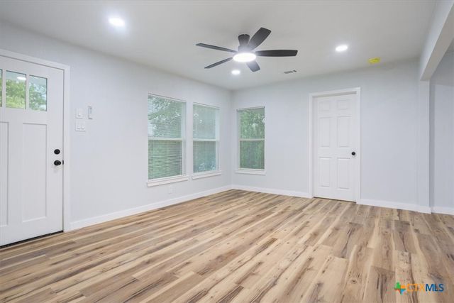 1412 E Avenue D, Temple, TX 76501
