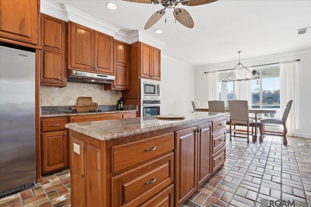 11867 Home Port Dr, Maurepas, LA 70449