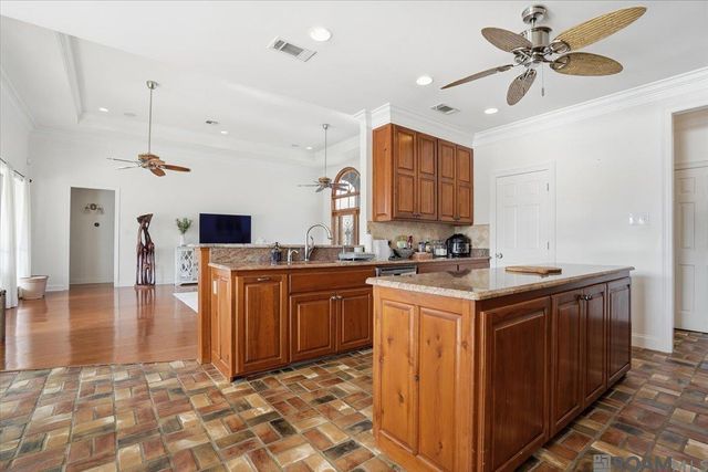 11867 Home Port Dr, Maurepas, LA 70449