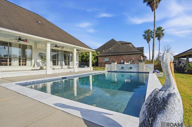 11867 Home Port Dr, Maurepas, LA 70449