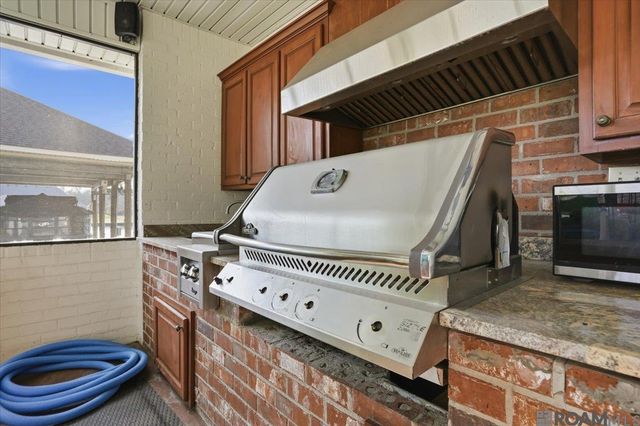 11867 Home Port Dr, Maurepas, LA 70449