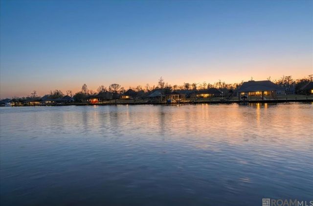 11867 Home Port Dr, Maurepas, LA 70449