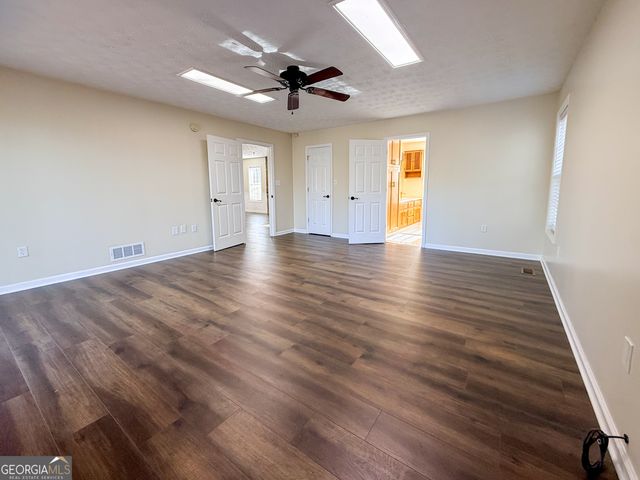 499 Old Deer Path Way, Cleveland, GA 30528