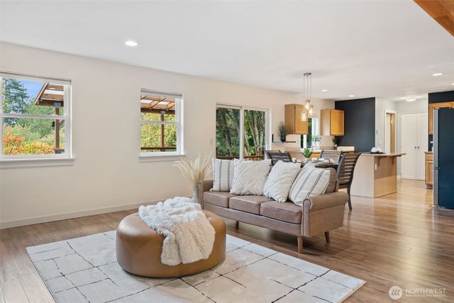 22085 Seavista Drive NE, Poulsbo, WA 98370