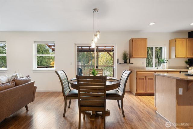 22085 Seavista Drive NE, Poulsbo, WA 98370