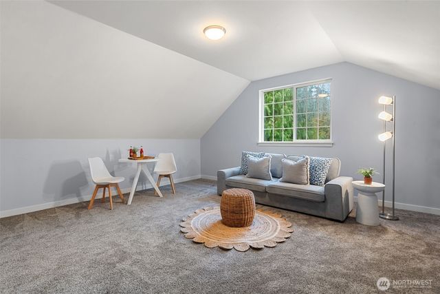 22085 Seavista Drive NE, Poulsbo, WA 98370