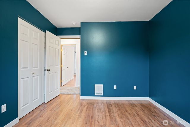 22085 Seavista Drive NE, Poulsbo, WA 98370