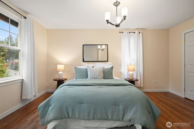 22085 Seavista Drive NE, Poulsbo, WA 98370