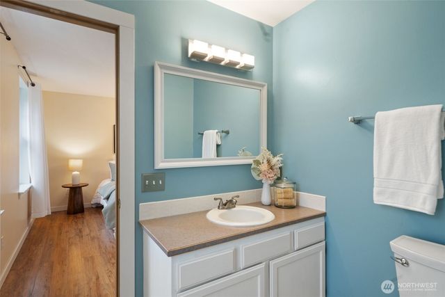 22085 Seavista Drive NE, Poulsbo, WA 98370