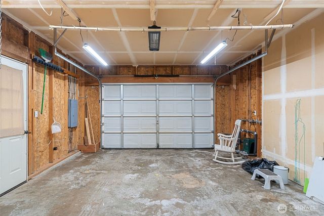 22085 Seavista Drive NE, Poulsbo, WA 98370