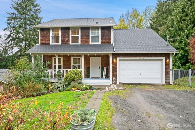 22085 Seavista Drive NE, Poulsbo, WA 98370