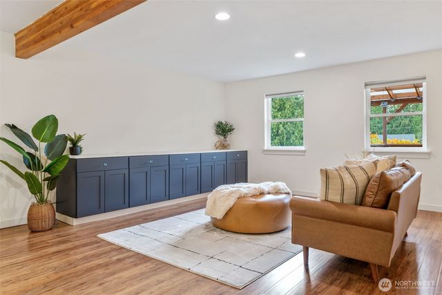 22085 Seavista Drive NE, Poulsbo, WA 98370