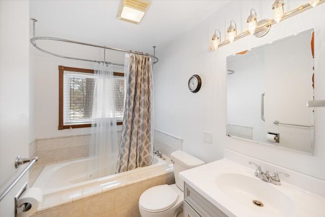 8536 241st Avenue NE, Stacy, MN 55079