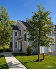 34 Copper Square Drive 34, Bethel, CT 06801