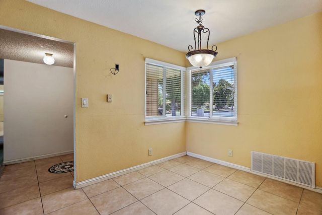 8348 Edgefield Way, Stockton, CA 95209