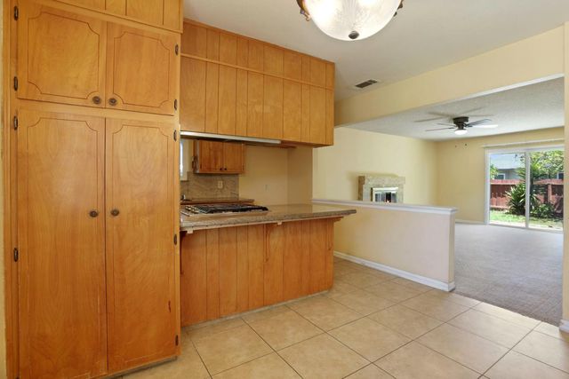 8348 Edgefield Way, Stockton, CA 95209