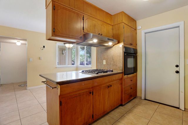 8348 Edgefield Way, Stockton, CA 95209