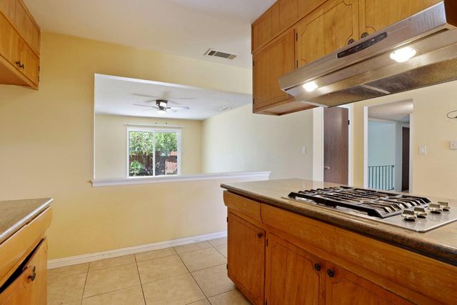 8348 Edgefield Way, Stockton, CA 95209