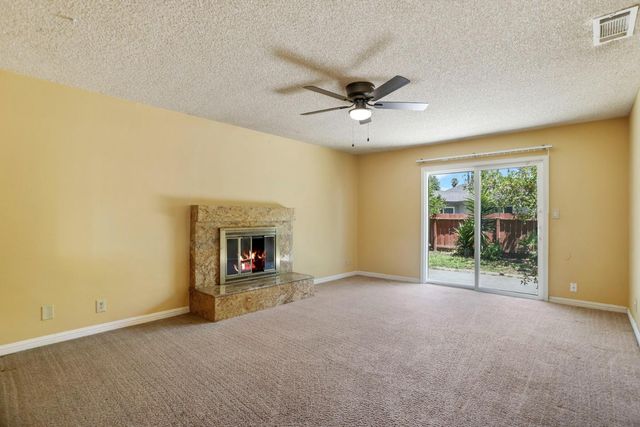 8348 Edgefield Way, Stockton, CA 95209