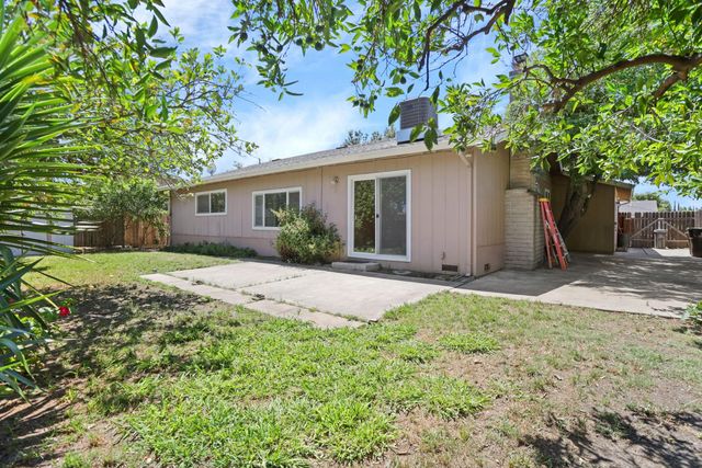 8348 Edgefield Way, Stockton, CA 95209
