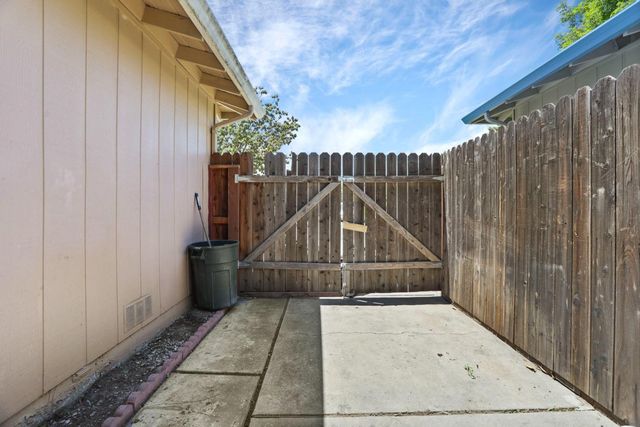 8348 Edgefield Way, Stockton, CA 95209