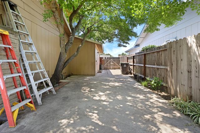 8348 Edgefield Way, Stockton, CA 95209