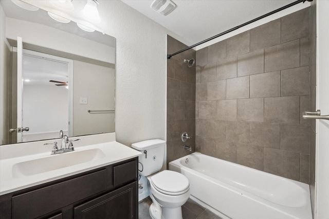 429 Lake Line Drive, Alvin, TX 77511